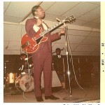 BB KING IN FRONT OF SONNY FREEMAN & THE FLAMES crop Apr 26 lc