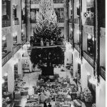 DENNIS CHANDLER LIONEL ELECTRIC TRAIN COLLECTOR STERLING LINDNER DEPARTMENT STORE CHRISTMAS TREE IN STERLING COURT